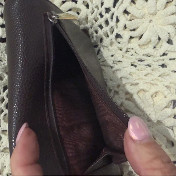 CHANEL Quilted Caviar Leather Wallet in Plum - Picture 3 of 14